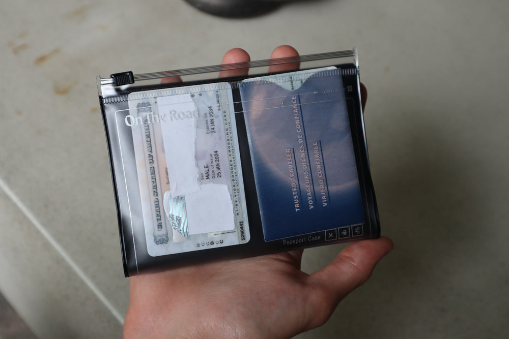 Pasaportera Negra