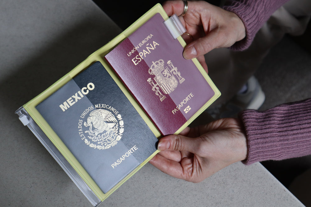 Pasaportera Amarilla