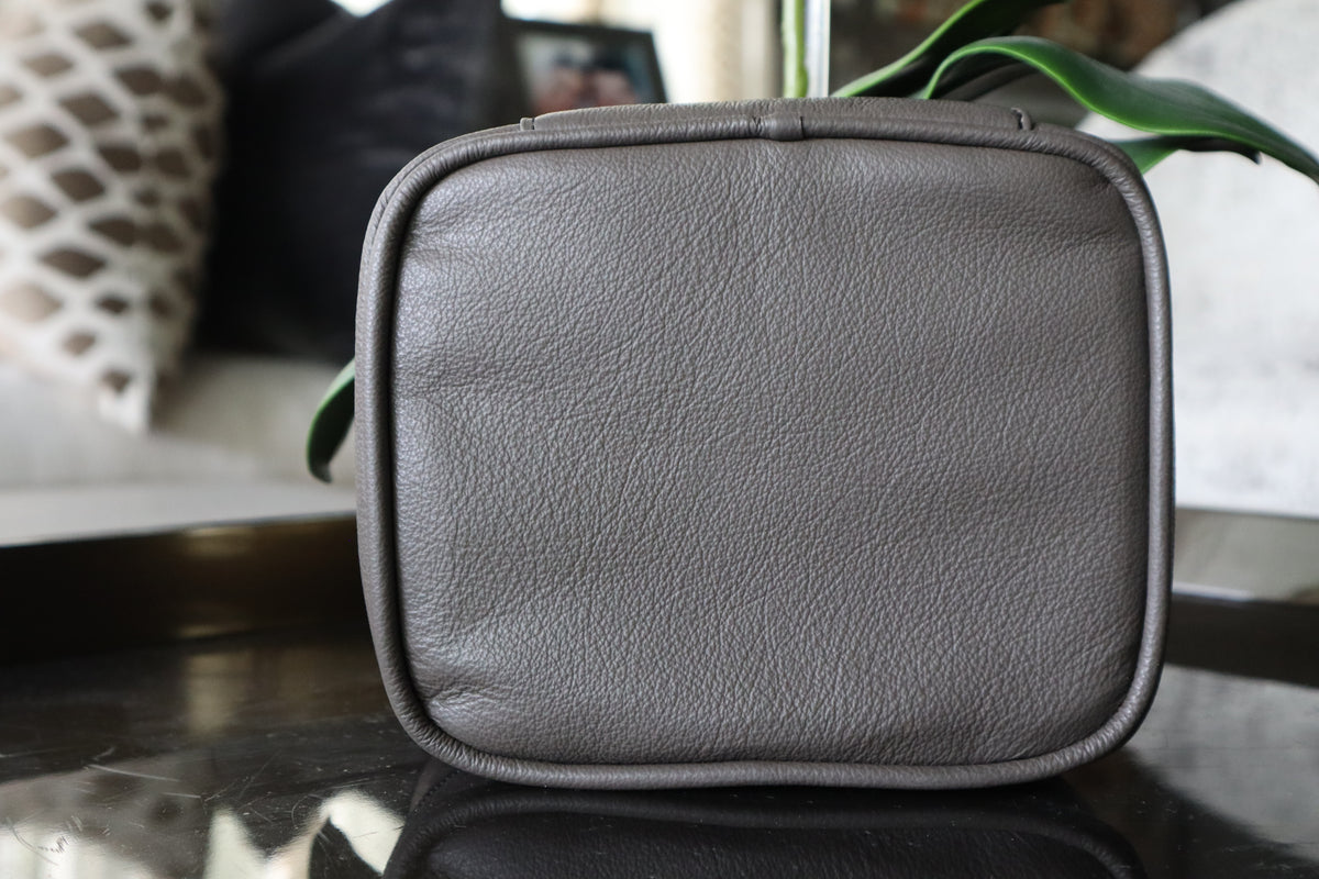 Estuche de Medicina Gris