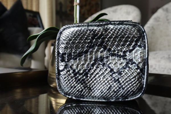 Estuche de Medicinas Silver Black Snake