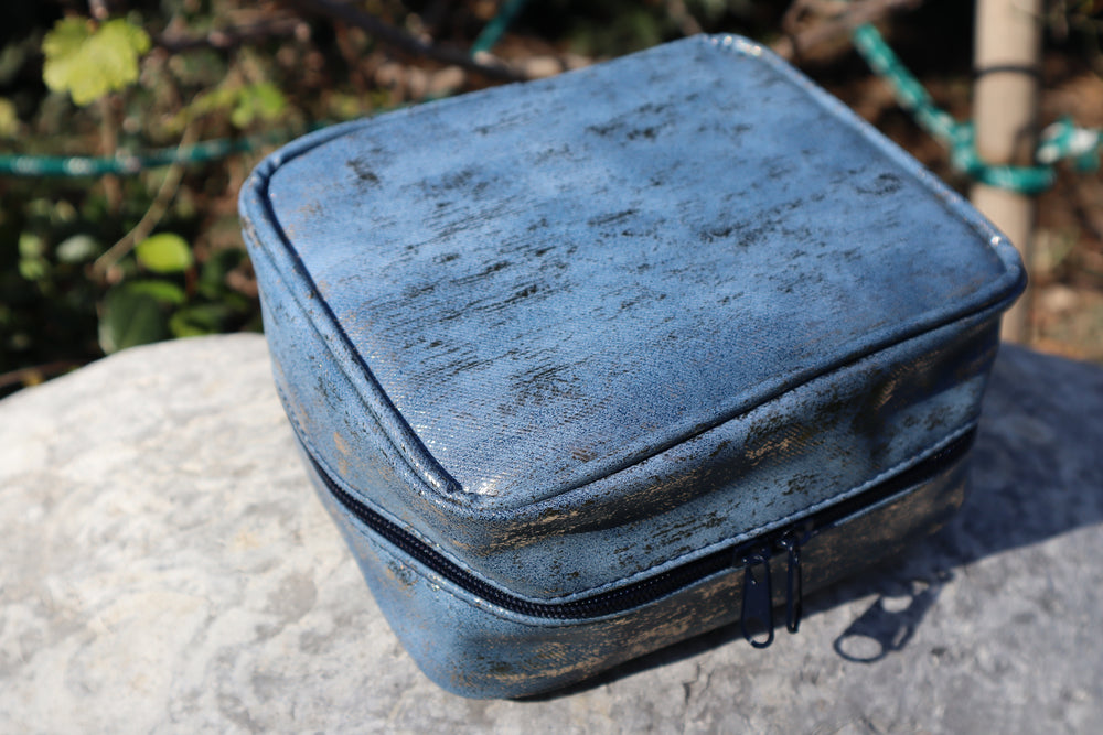 Estuche de Medicinas Metallic Denim