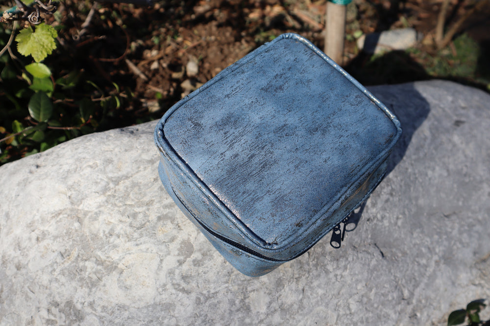 Estuche de Medicinas Metallic Denim