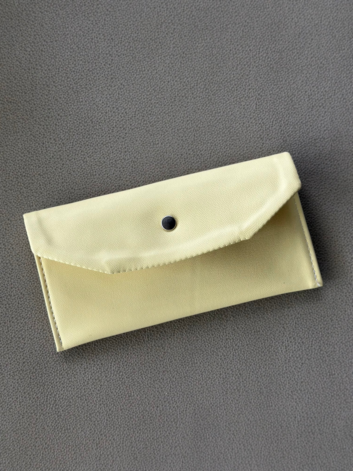 Sobre Butter Yellow