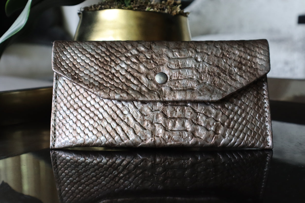 Sobre Metallic Sand Snake