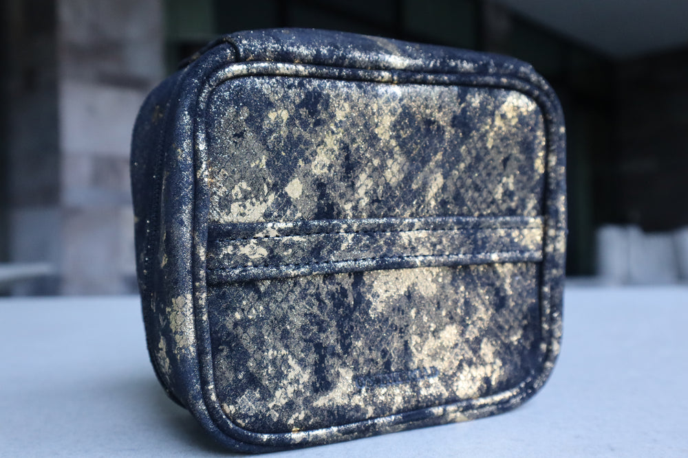 Estuche de Medicinas Black and Gold Snake