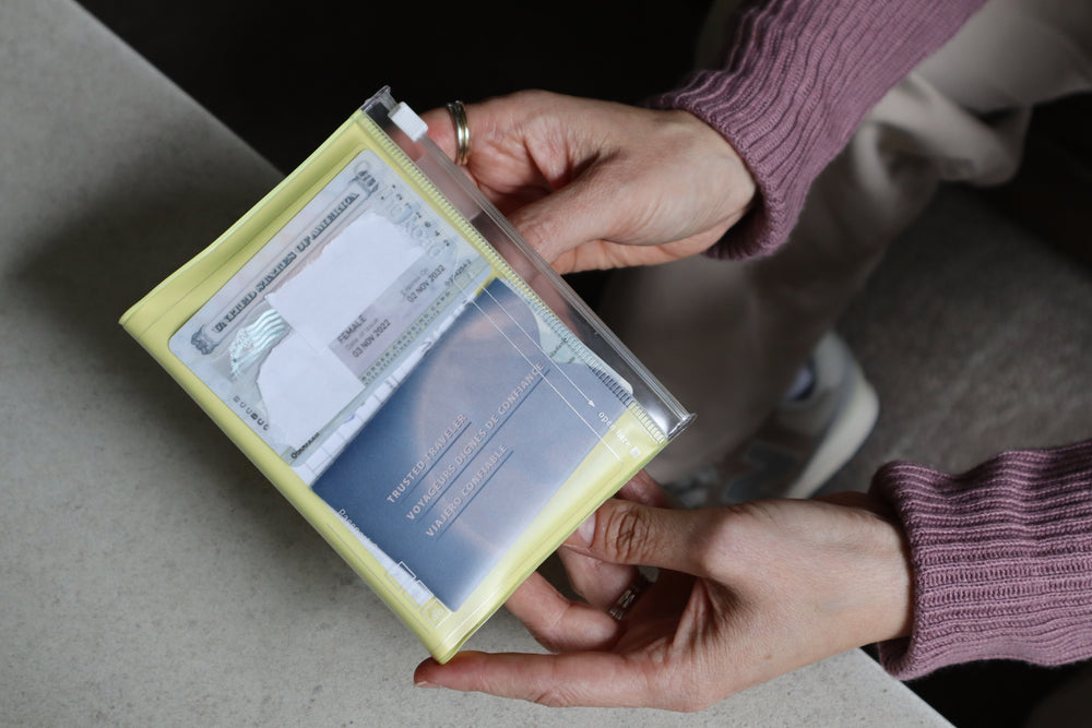 Pasaportera Amarilla
